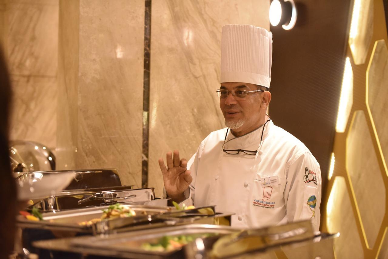 ホテル Grand Ocean El Sokhna アインソフナ エクステリア 写真 Chef at the Taj Mahal Palace, Mumbai